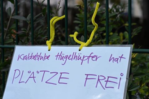 Such-Aufruf statt Warteliste bei der Kinderkrippe "Hügelhüpfer". Foto: Michael Brandt/dpa