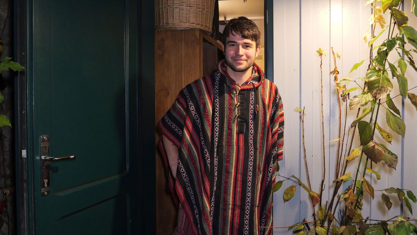 Für Musikstudent Vincent Jeremies ist ein Traum wahr geworden, als er den Wohnplatz in dem gerade einmal 19 Quadratmeter großen  Für Musikstudent Vincent Jeremies ist ein Traum wahr geworden, als er den Wohnplatz in dem gerade einmal 19 Quadratmeter großen