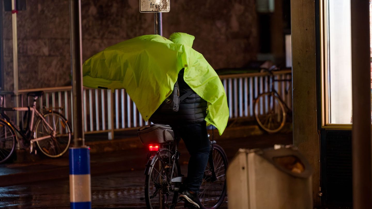 Am Donnerstag kündigen Meteorologen in Ostwestfalen und im Bergland starke bis stürmische Böen an. (Archivbild) Foto: Henning Ka Am Donnerstag kündigen Meteorologen in Ostwestfalen und im Bergland starke bis stürmische Böen an. (Archivbild) Foto: Henning Ka