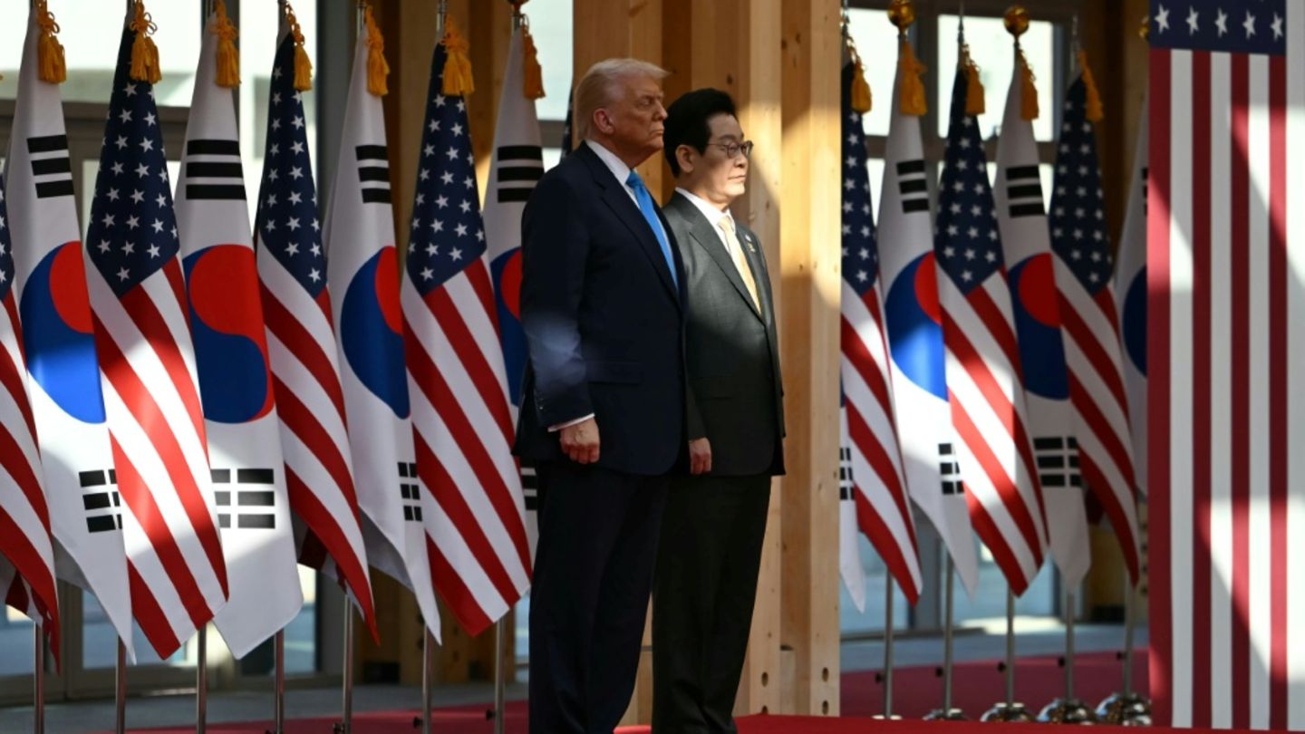 Donald Trump (L) mit Lee Jae Myung (R) in Gyeongju Donald Trump (L) mit Lee Jae Myung (R) in Gyeongju