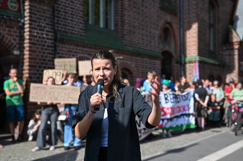 "Frauen in Deutschland sind nicht sicher, das ist klar", sagt Luisa Neubauer. (Archivbild) Foto: Soeren Stache/dpa