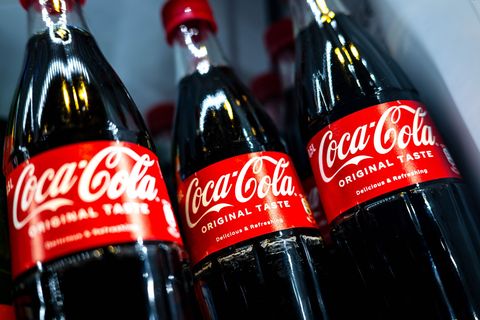 Coca-Cola Europacific Partners hat 24 Standorte in Deutschland für Produktion und Logistik. Dort sind insgesamt 6.500 Menschen b