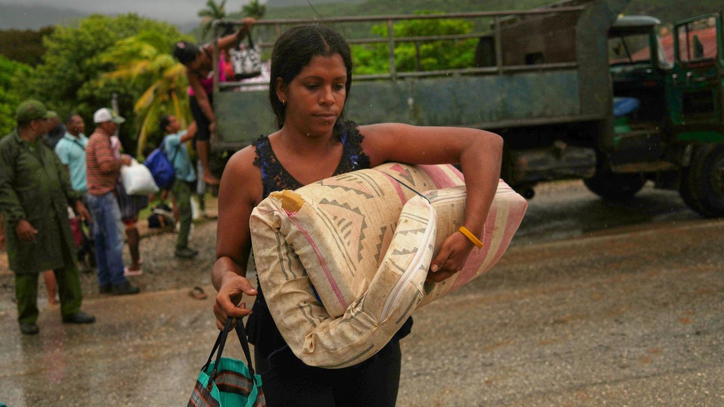 Einen Platz zum Schlafen und ein paar Kleidungsstücke, für mehr war auf der Ladefläche des Evakuierungstrupps kein Platz