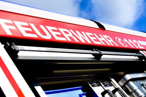 Die Bewohner blieben bei dem Brand unverletzt. (Symbolbild) Foto: Julian Stratenschulte/dpa