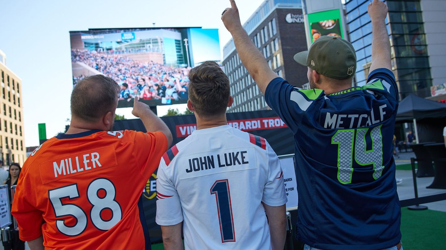 In der gesamten Stadt gibt es verschiedene Fan-Events. Foto: Joerg Carstensen/dpa In der gesamten Stadt gibt es verschiedene Fan-Events. Foto: Joerg Carstensen/dpa