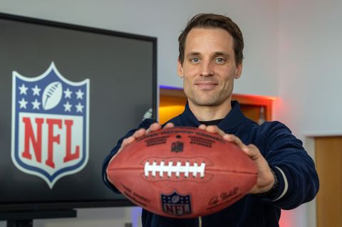Deutschlands NFL-Chef Alexander Steinforth freut sich über die große Nachfrage. Foto: Soeren Stache/dpa