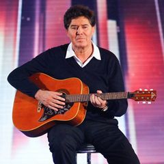 Jack White arbeitete mit vielen nationalen und internationalen Stars zusammen. 2014 beendete er seine aktive Karriere. Jack White arbeitete mit vielen nationalen und internationalen Stars zusammen. 2014 beendete er seine aktive Karriere.