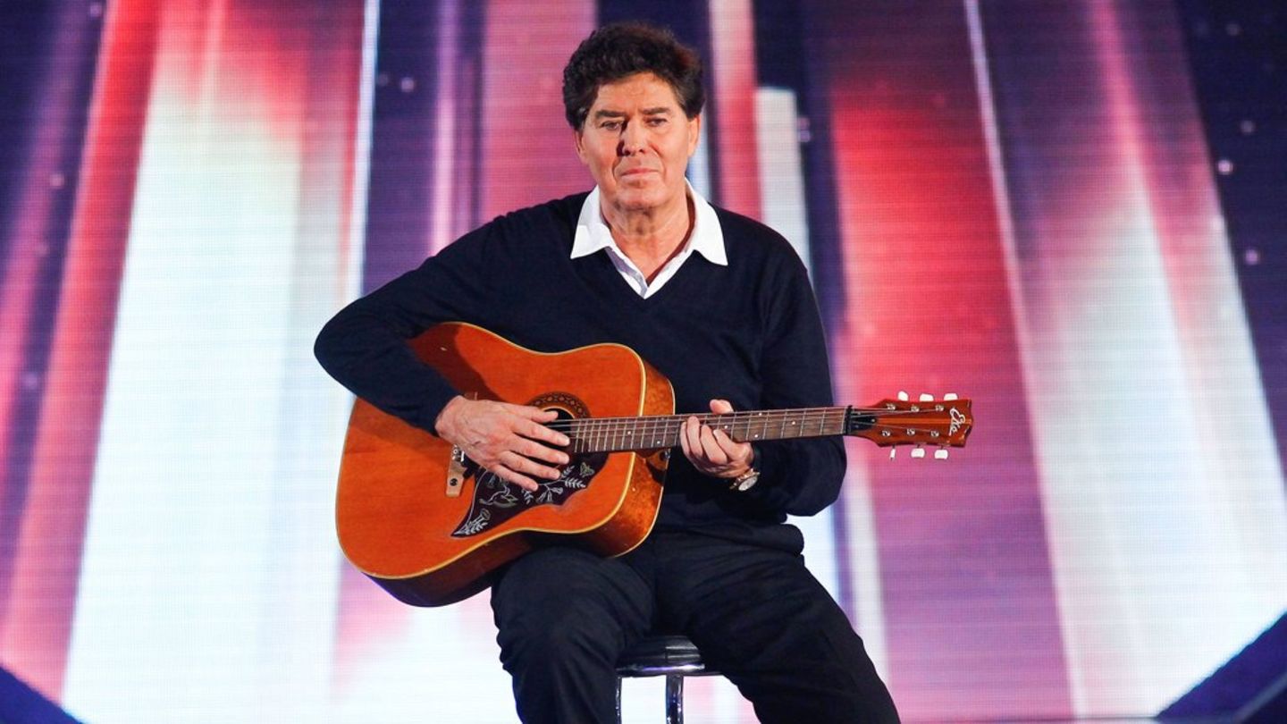 Jack White arbeitete mit vielen nationalen und internationalen Stars zusammen. 2014 beendete er seine aktive Karriere. Jack White arbeitete mit vielen nationalen und internationalen Stars zusammen. 2014 beendete er seine aktive Karriere.