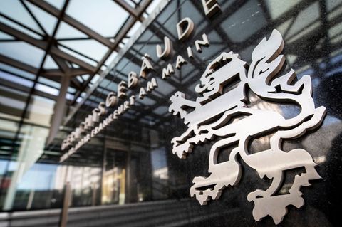 Die Frau war bereits Zeugin bei anderen Prozessen gegen frühere IS-Mitglieder. (Symbolbild) Foto: Boris Roessler/dpa/dpa-tmn