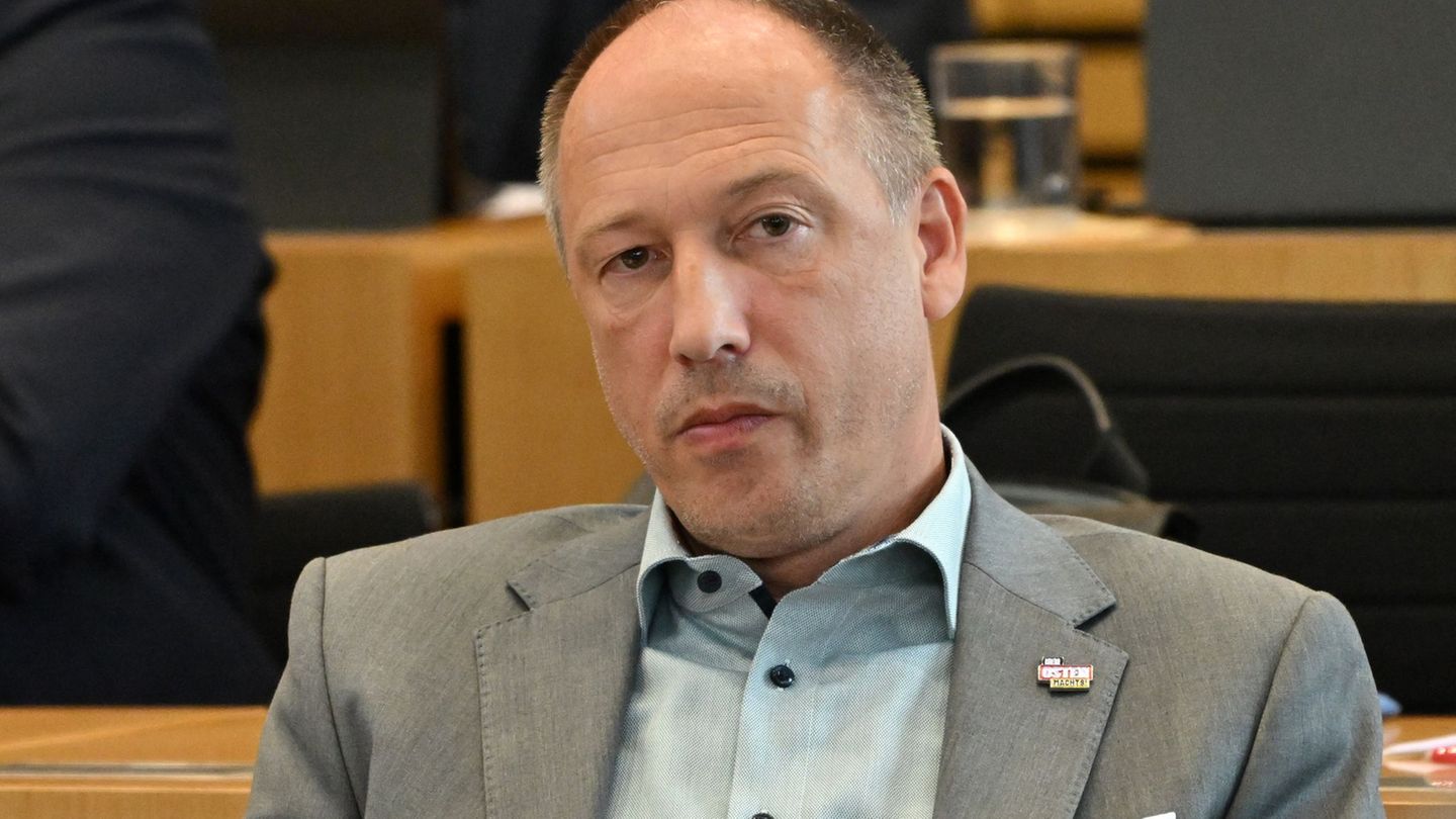 Der AfD-Politiker Ringo Mühlmann spricht sich für ein entschiedeneres Vorgehen gegen Linksextremismus aus. Foto: Martin Schutt/d Der AfD-Politiker Ringo Mühlmann spricht sich für ein entschiedeneres Vorgehen gegen Linksextremismus aus. Foto: Martin Schutt/d