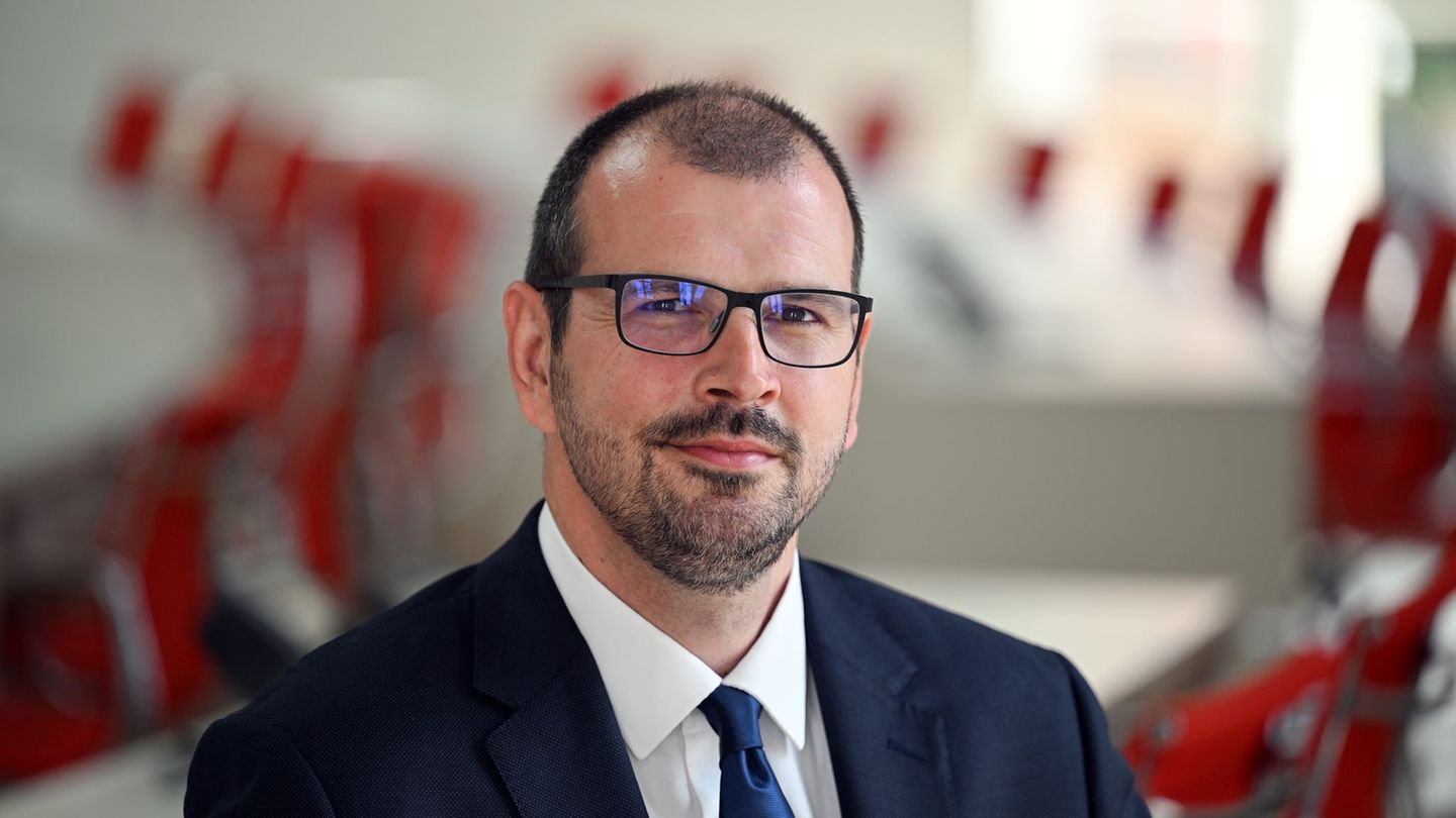 Freiberg beglückwünscht den Landkreis zum geplanten Bau einer neuen Schule. (Archivbild) Foto: Soeren Stache/dpa Freiberg beglückwünscht den Landkreis zum geplanten Bau einer neuen Schule. (Archivbild) Foto: Soeren Stache/dpa