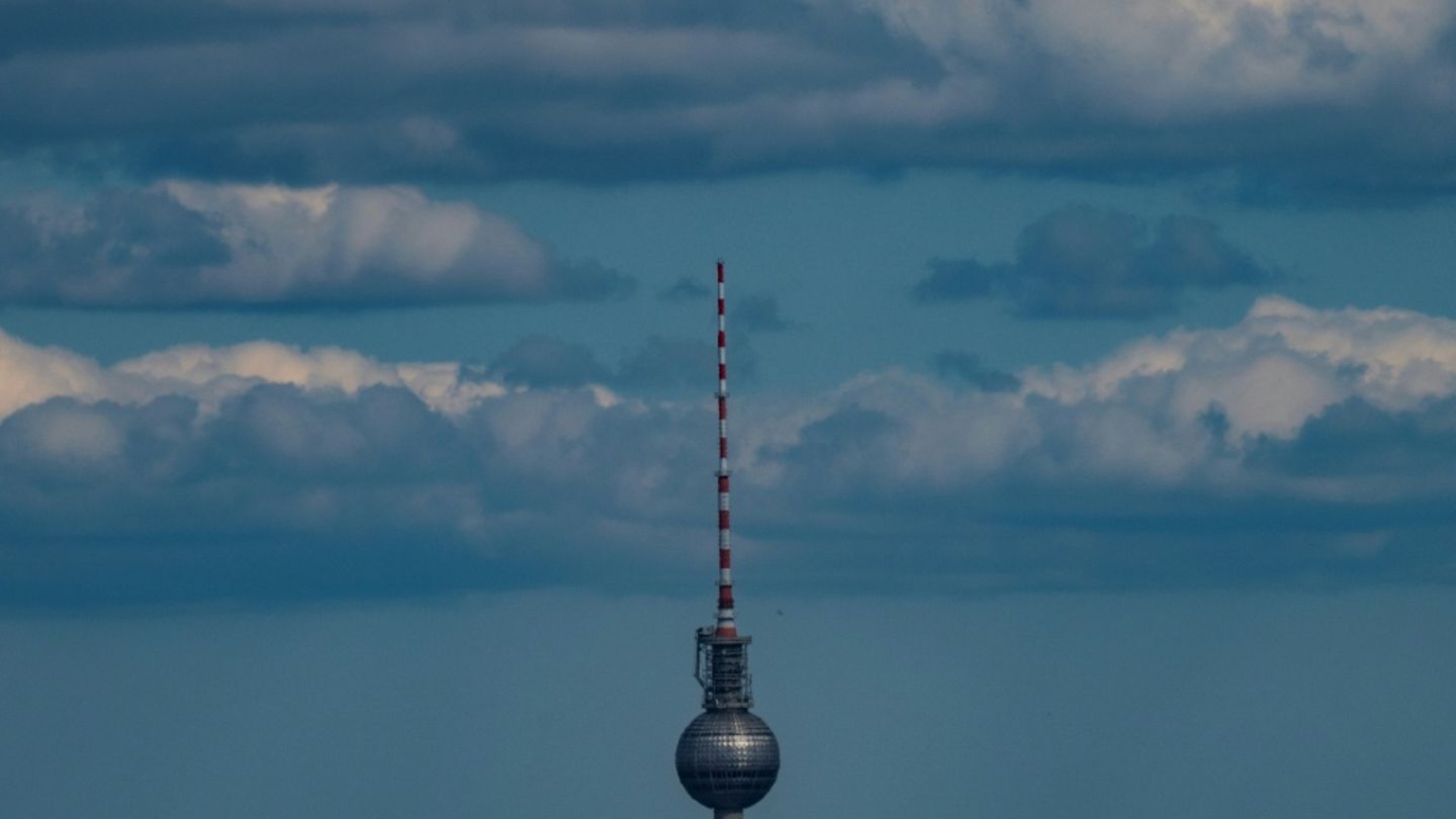 Bei zufälliger Begegnung: Unbekannter schlägt 50-Jährigen in Berlin bewusstlos