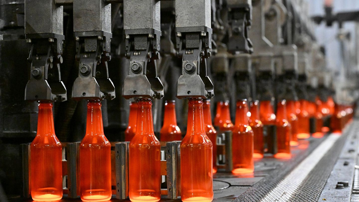 Thüringer Glasindustrie senkt Energieverbrauch (Illustration). Foto: Martin Schutt/dpa Thüringer Glasindustrie senkt Energieverbrauch (Illustration). Foto: Martin Schutt/dpa