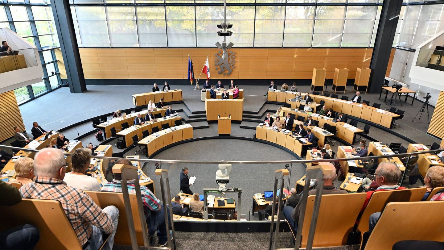 Im Thüringer Landtag ringen die Abgeordneten um eine Lösung für Entlastungen bei der Grundsteuer. (Symbolbild) Foto: Martin Schu Im Thüringer Landtag ringen die Abgeordneten um eine Lösung für Entlastungen bei der Grundsteuer. (Symbolbild) Foto: Martin Schu