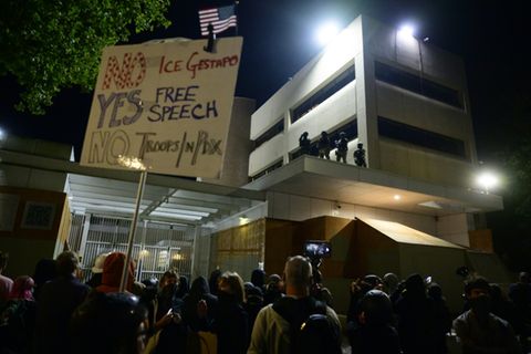 Protest vor Sitz der Einwanderungsbehörde ICE in Portland