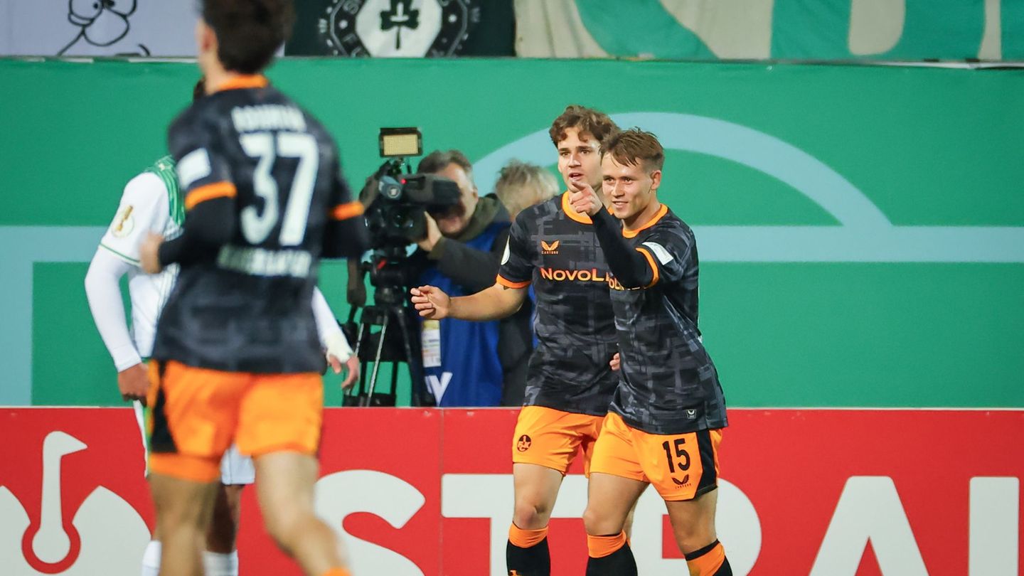 DFB-Pokal: Kaiserslautern jubelt in Fürth - Kurioser Platzverweis