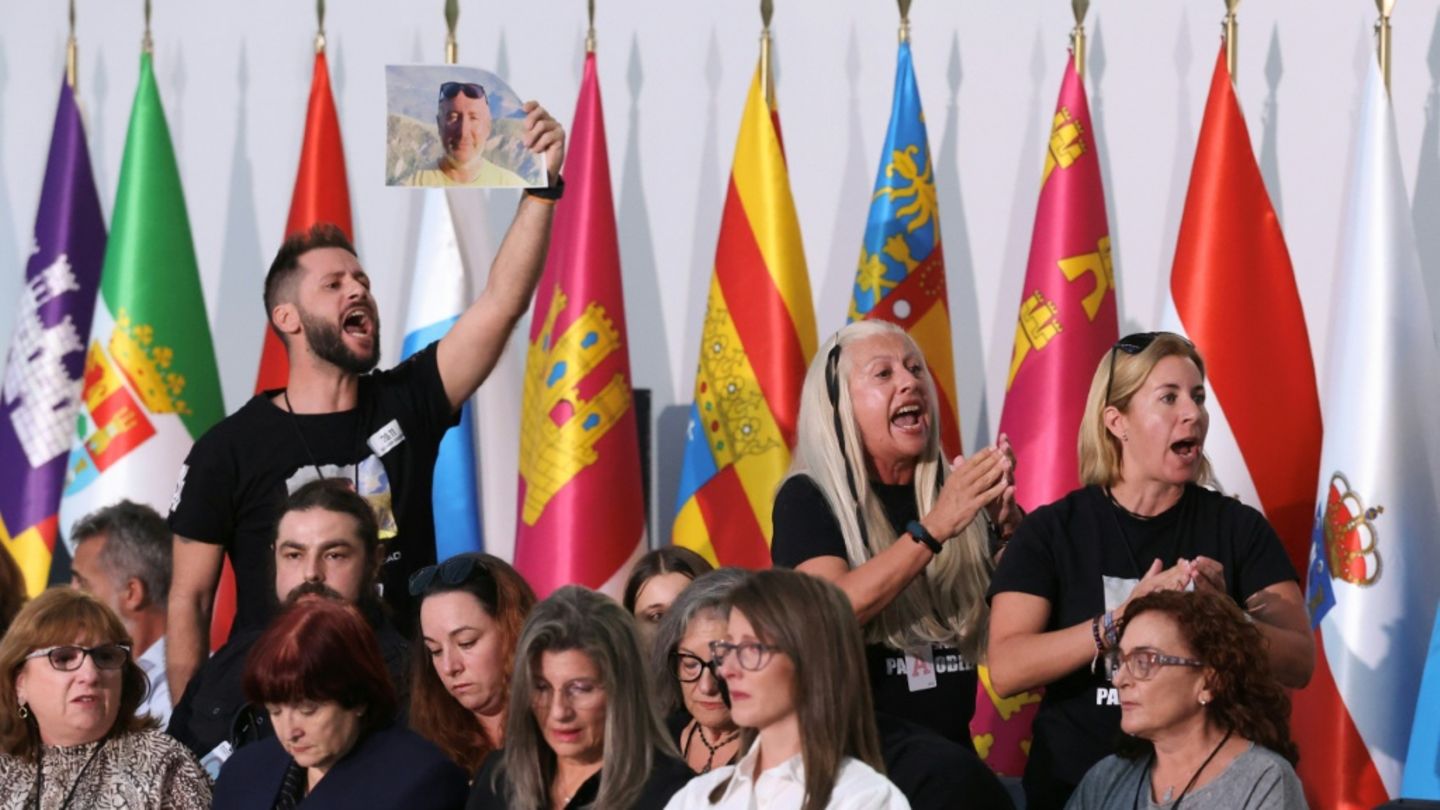 Ein Jahr nach Flutkatastrophe in Spanien: Gedenken an 237 Opfer - Wut über Krisenmanagement