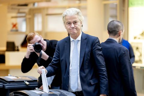 Niederlande Geert Wilders Geert Wilders gibt bei der Parlamentswahl in den Niederlanden seine Stimme ab
