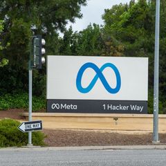 Meta nutzt das boomende Geschäft für Investitionen in Künstliche Intelligenz. (Archivbild) Foto: Andrej Sokolow/dpa