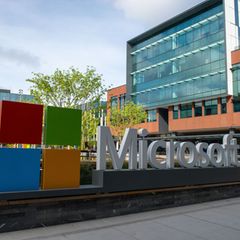 Microsoft profitiert seit Jahren von seinem Cloud-Geschäft. (Archivbild) Foto: Andrej Sokolow/dpa