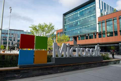 Microsoft profitiert seit Jahren von seinem Cloud-Geschäft. (Archivbild) Foto: Andrej Sokolow/dpa