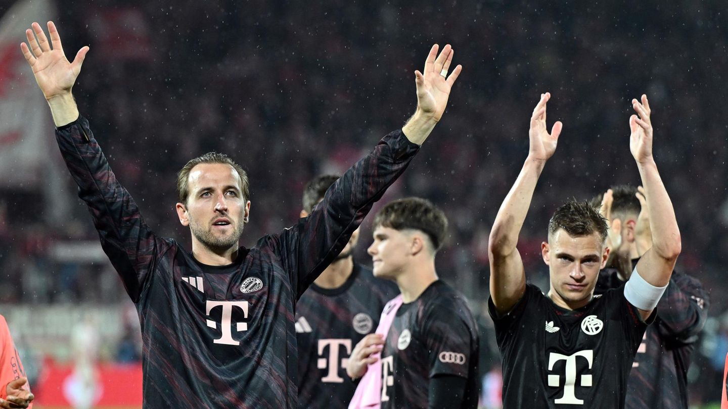 FC Bayern München im DFB-Pokal Die Spieler des FC Bayern München feiern im DFB-Pokal