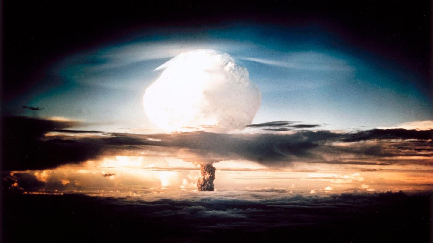 Eine Atomwaffe detoniert im Südpazifik Eine Atomwaffe detoniert im Südpazifik