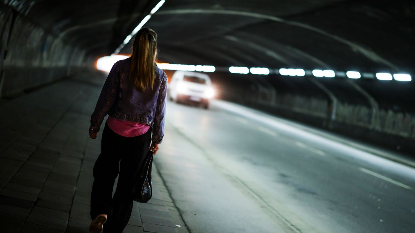 Mehr Polizeilpräsenz und Kontrollen sowie einer Stärkung der Sicherheitsarchitektur sollen das Sicherheitsgefühl in Hessen verbe