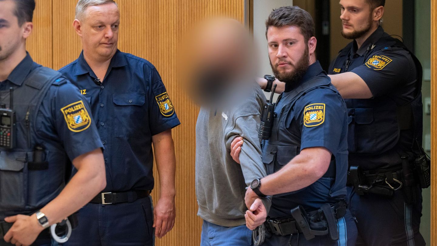 Alles nur ein Spaß - oder Spionage für Russland? Ein Trio steht vor Gericht. (Archivfoto) Foto: Peter Kneffel/dpa