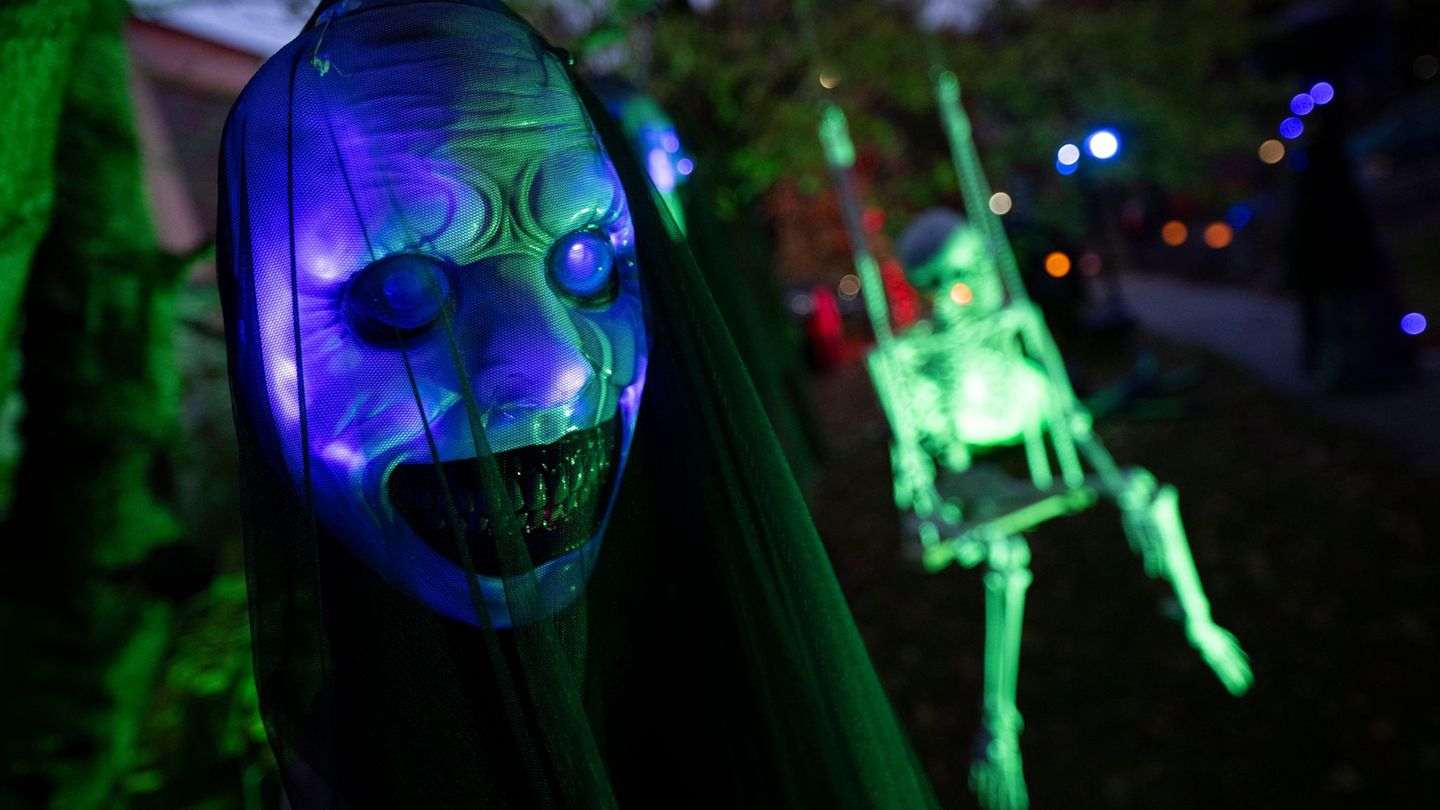 Süßes, Saures und Schabernack – doch nicht jeder Halloween-Scherz ist harmlos. (Symbolfoto) Foto: Boris Roessler/dpa