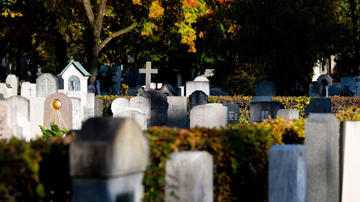 In München sind im Vorjahr die Gebühren für Bestattungen auf den städtischen Friedhöfen gestiegen. (Symbolbild) Foto: Sven Hoppe In München sind im Vorjahr die Gebühren für Bestattungen auf den städtischen Friedhöfen gestiegen. (Symbolbild) Foto: Sven Hoppe