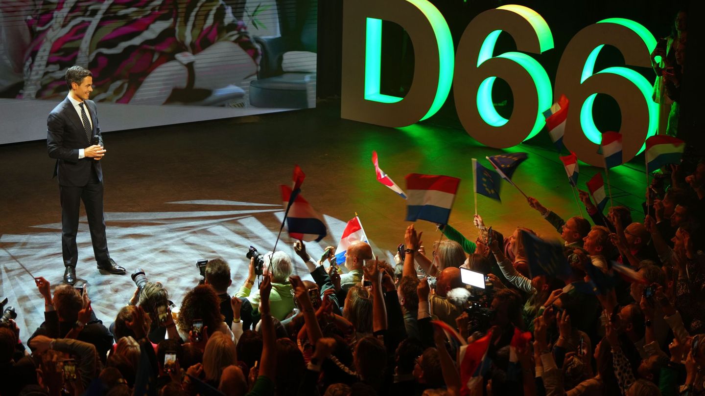 Der Spitzenkandidat der Linksliberalen, Rob Jetten, gilt als großer Wahlgewinner in den Niederlanden. Foto: Peter Dejong/AP/dpa Der Spitzenkandidat der Linksliberalen, Rob Jetten, gilt als großer Wahlgewinner in den Niederlanden. Foto: Peter Dejong/AP/dpa