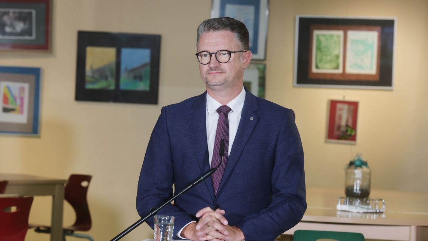 Thüringens Bildungsminister Christian Tischner (CDU) rechnet mit rund 60 Millionen Euro vom Bund für eine Neuauflage des Digital