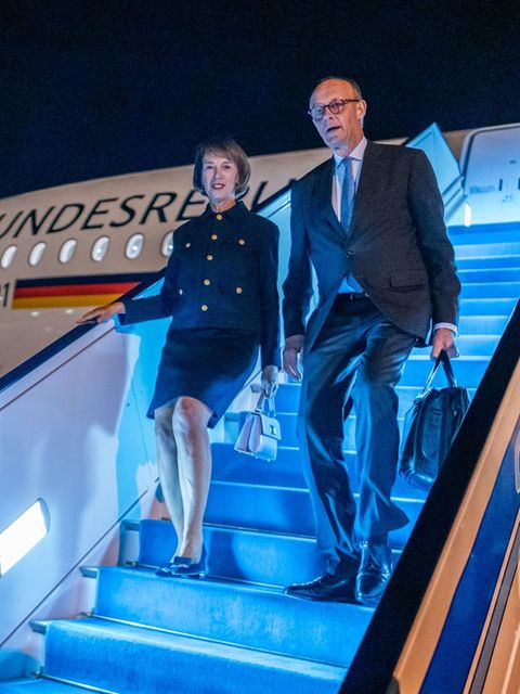 Charlotte Merz und Friedrich Merz bei der Ankunft in der Türkei
