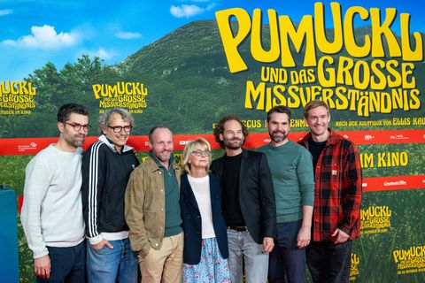 Das Filmteam bei der Premiere. (Archivbild) Foto: Lennart Preiss/dpa