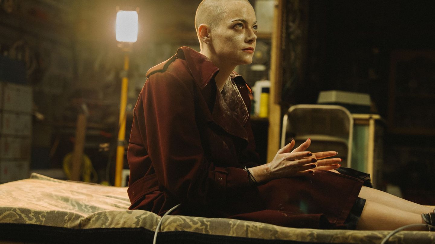 Emma Stone als Michelle in einer Szene des Films. Foto: Atsushi Nishijima/Universal/dpa