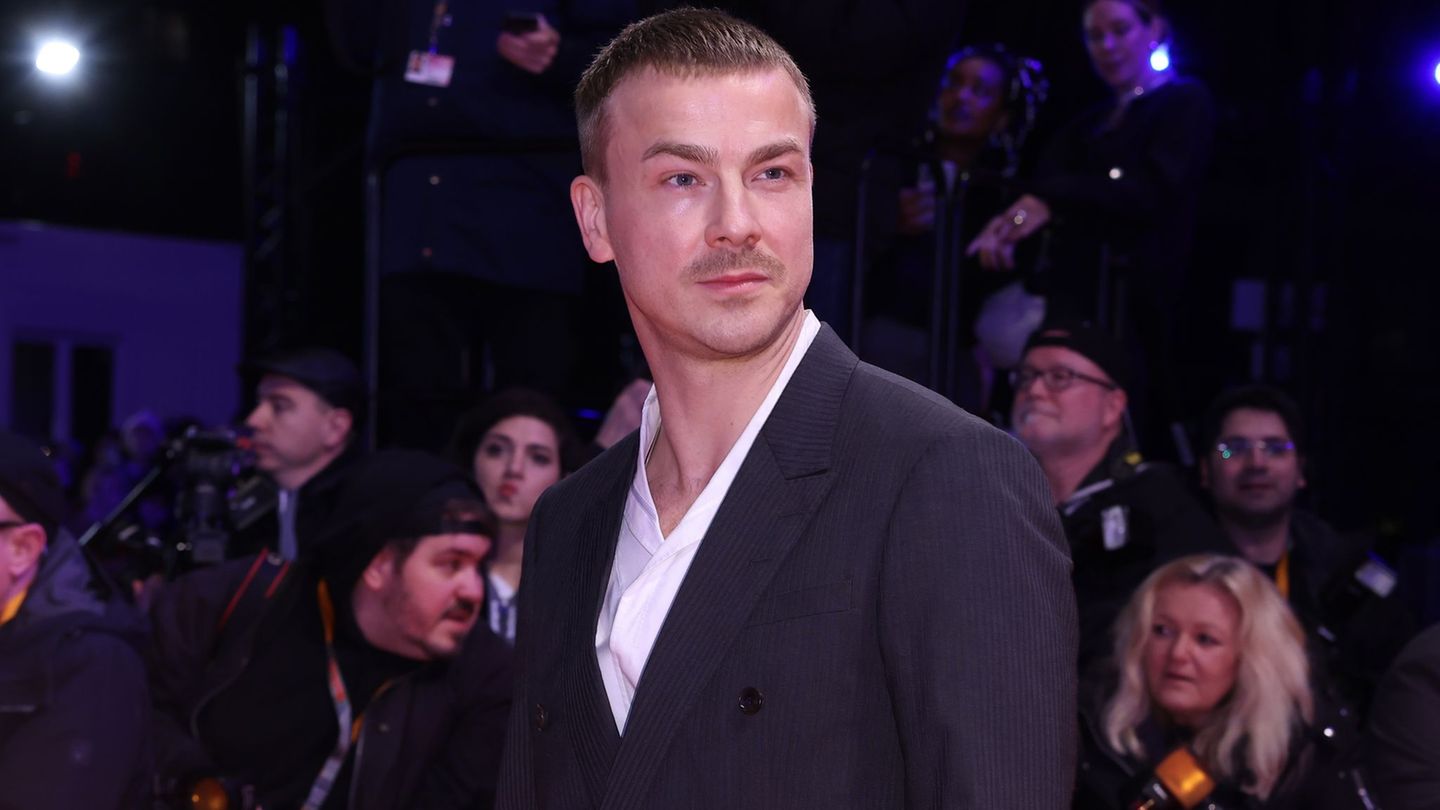 Es scheint, als spiele Albrecht Schuch die Romanfigur nicht, sondern habe sich in sie verwandelt. (Archivbild) Foto: Gerald Matz