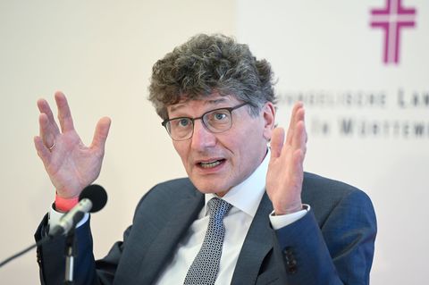 Gohl ist seit 2022 Landesbischof. (Archivbild) Foto: Bernd Weißbrod/dpa