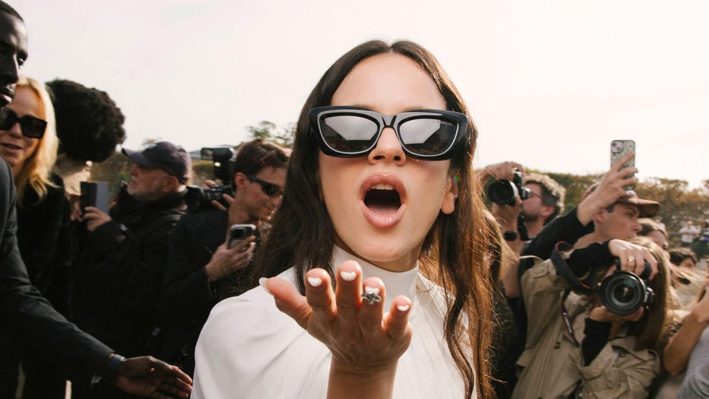 Rosalía sorgt schon jetzt mit ihrem neuen Album "Lux" für Aufsehen Rosalía sorgt schon jetzt mit ihrem neuen Album "Lux" für Aufsehen