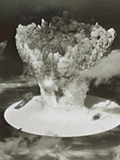 Trump provoziert mit Ankündigung – USA sollen wieder Atomwaffen testen Trump auf den Stufen der Air Force One