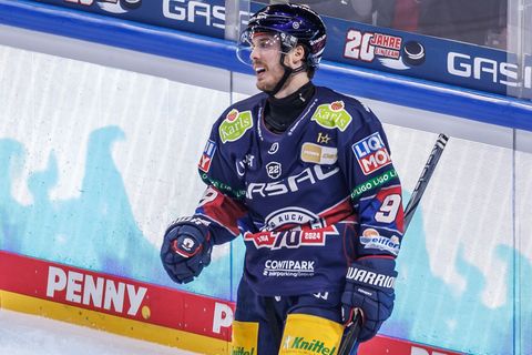 Angreifer Ty Ronning erzielte den Siegtreffer der Eisbären Berlin gegen die Adler Mannheim. (Archivbild) Foto: Andreas Gora/dpa