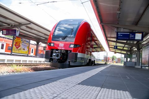 Die Zahl der Fahrgäste im Franken-Thüringen-Express hat sich laut Deutscher Bahn seit 2023 um elf Prozent erhöht. (Archivbild) F