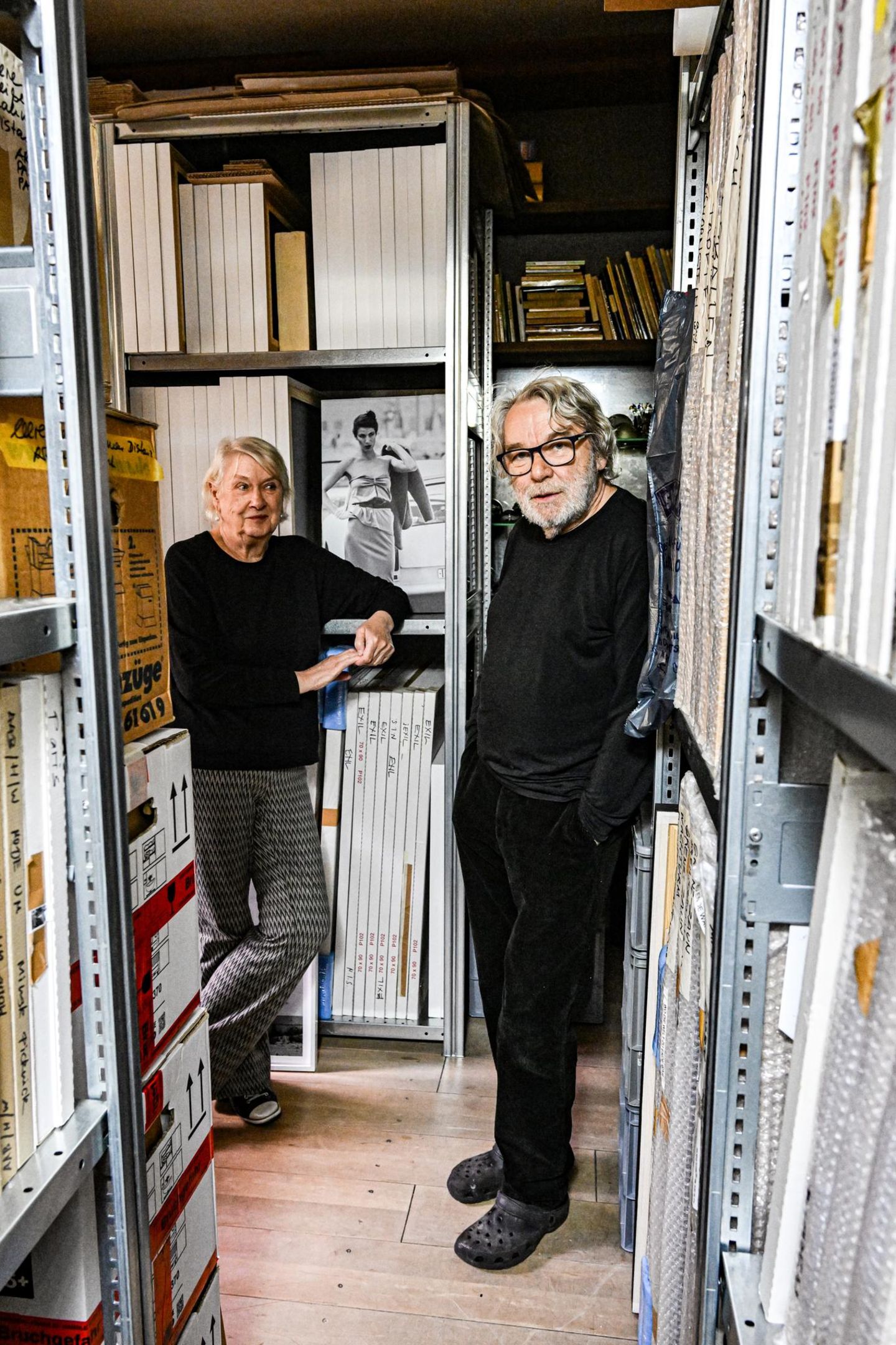 Ute und Werner Mahler in ihrem Archiv