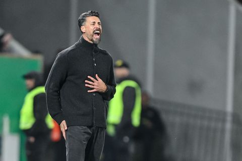 Kann er Krisenmanager? Augsburgs Trainer Sandro Wagner. Foto: Harry Langer/dpa