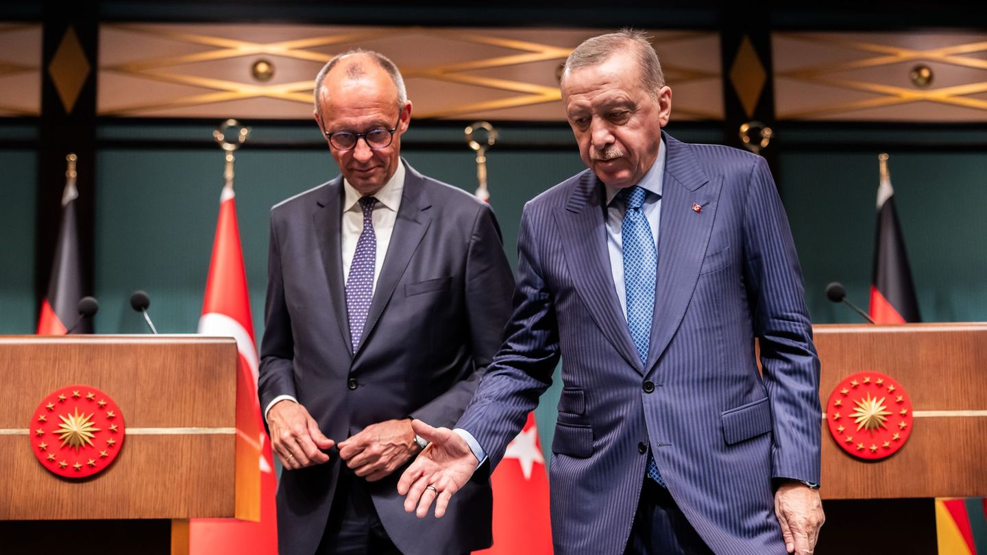 Besuch in Ankara: Erdogan und Merz geraten über Gaza-Krieg aneinander