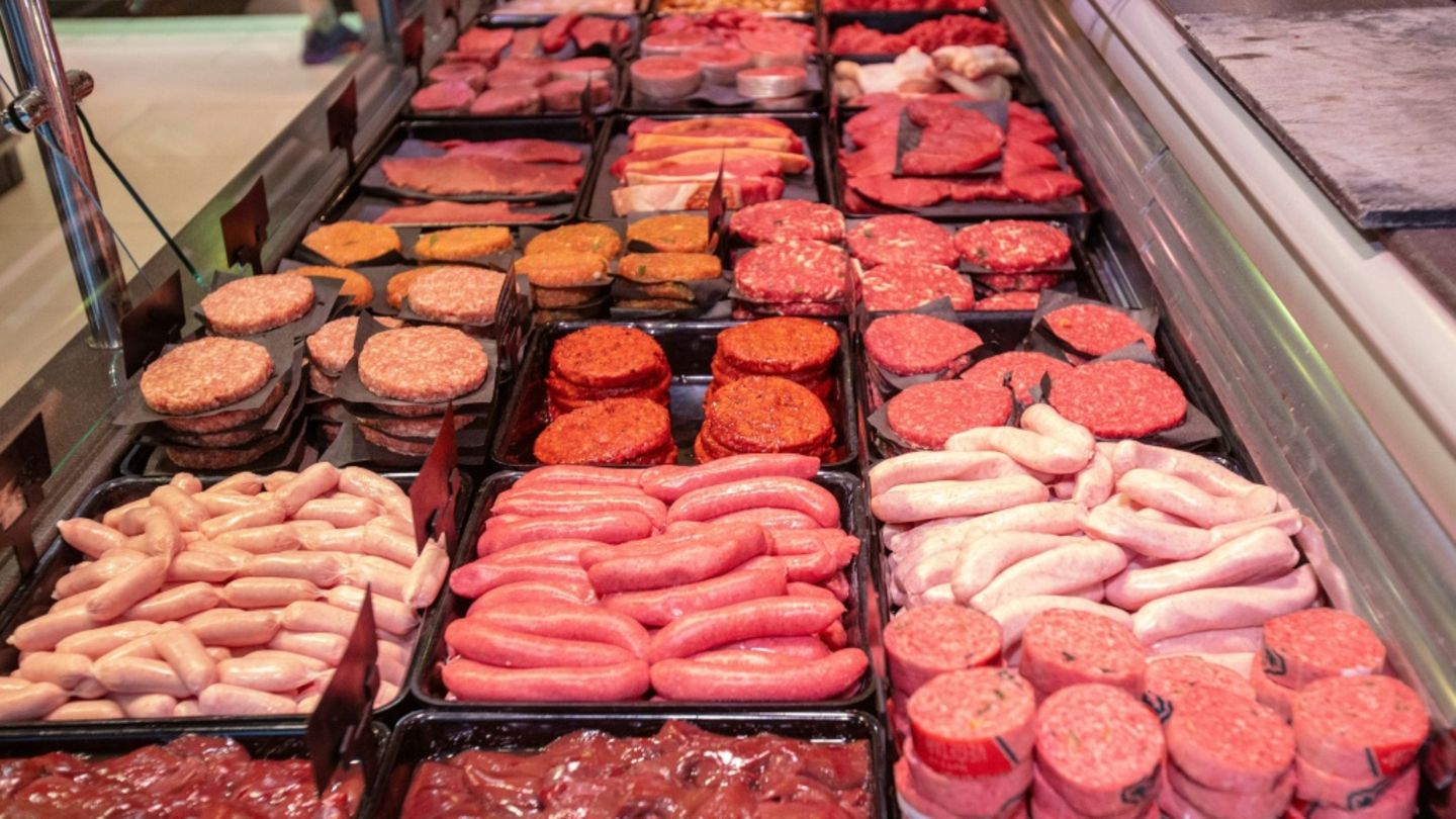 Auslage einer Metzgerei Auslage einer Metzgerei