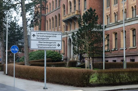 Seine Entscheidung will das Oberlandesgericht im November verkünden. (Symbolbild) Foto: Frank Molter/dpa