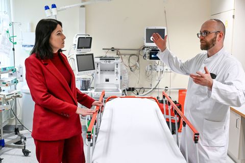 Ministerin Britta Müller (BSW) sieht im ländlichen Raum große Herausforderungen bei der medizinischen Versorgung. Foto: Jens Kal