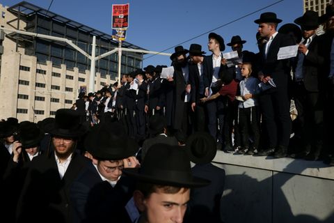 Protest gegen Wehrpflicht für strenggläubige Juden in Jerusalem