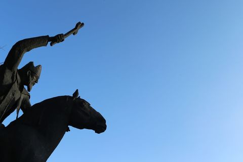 Im Bistum Augsburg wurde eine Studie zum Umgang mit sexuellem Missbrauch in der Kirche vorgestellt. (Symbolbild) Foto: Karl-Jose